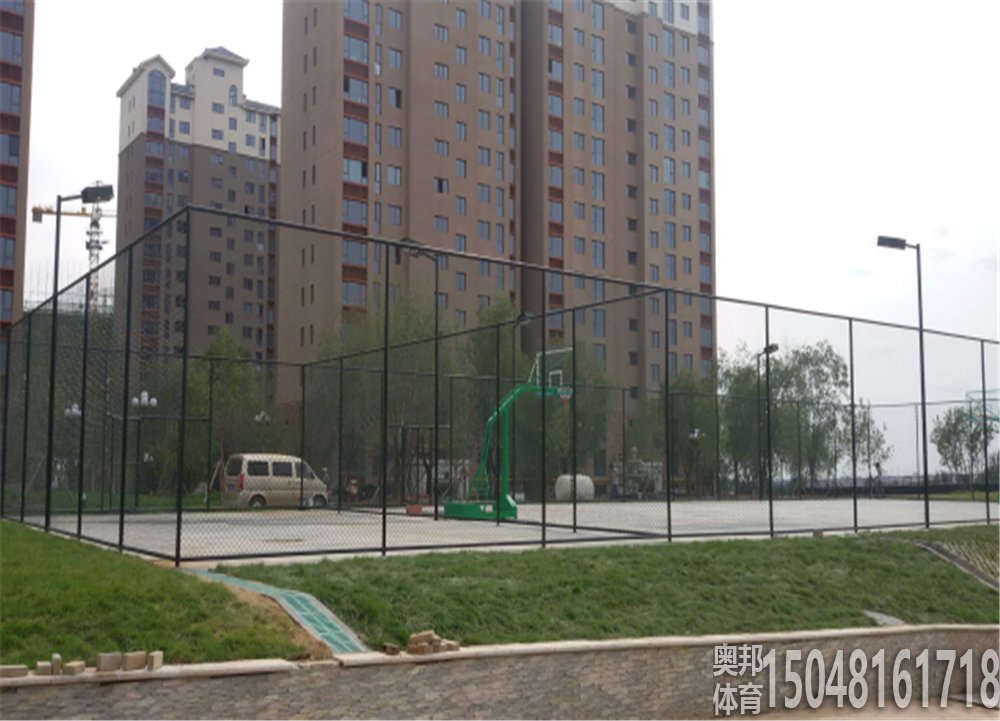 包頭頤和山莊小區(qū)室外籃球場地圍網(wǎng)燈光