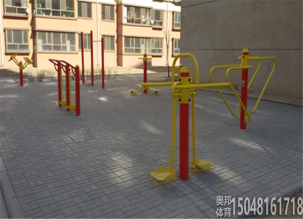 包頭曹欽小區(qū)健身器材